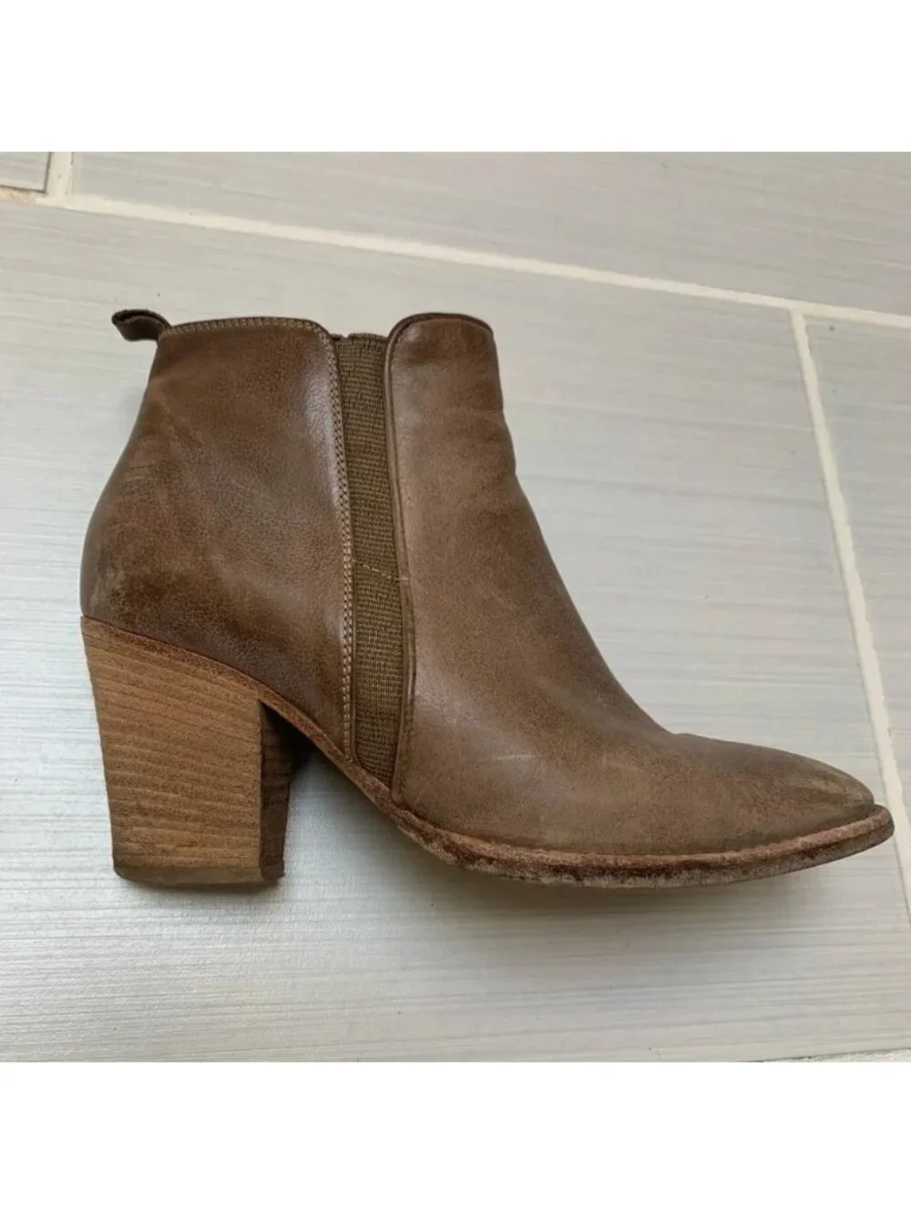 Aquatalia Leather  Tan Heeled Ankle Booties 6.5